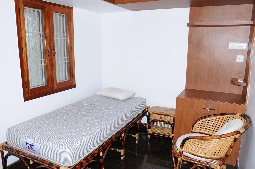 Bharathi Guest House Tiruvannāmalai 外观 照片