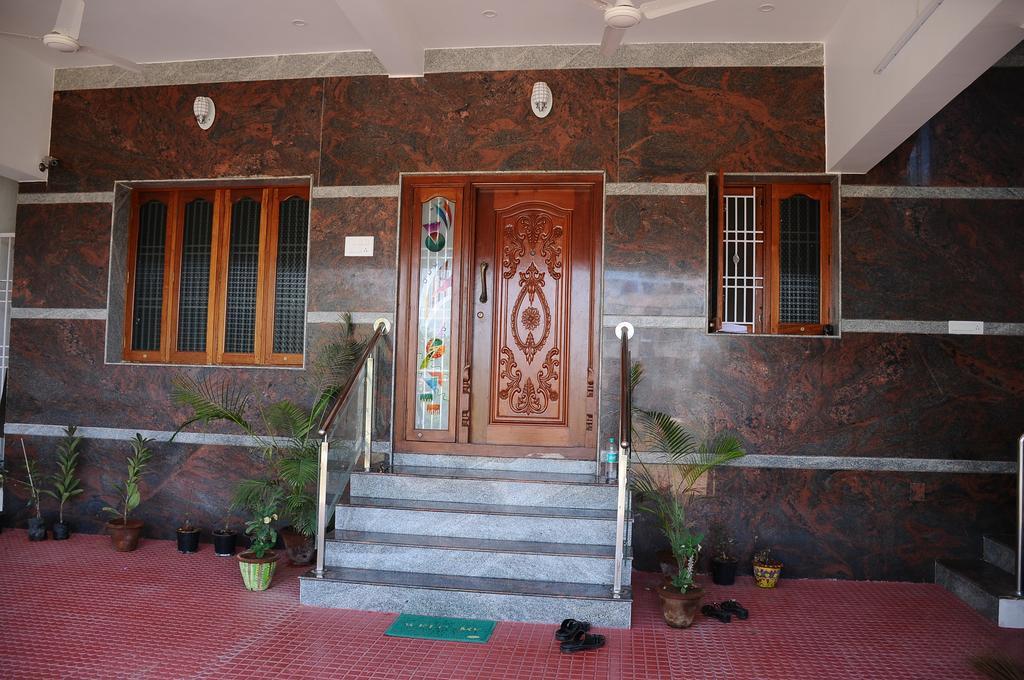 Bharathi Guest House Tiruvannāmalai 外观 照片